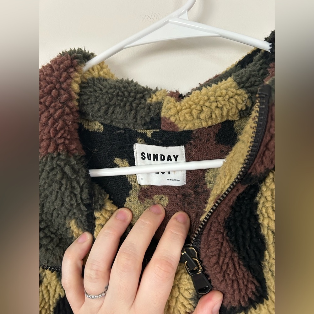 Sunday Best Aritzia Sherpa Jacket Camouflage Black, Olive & Brown Women’s Small - Picture 4 of 6